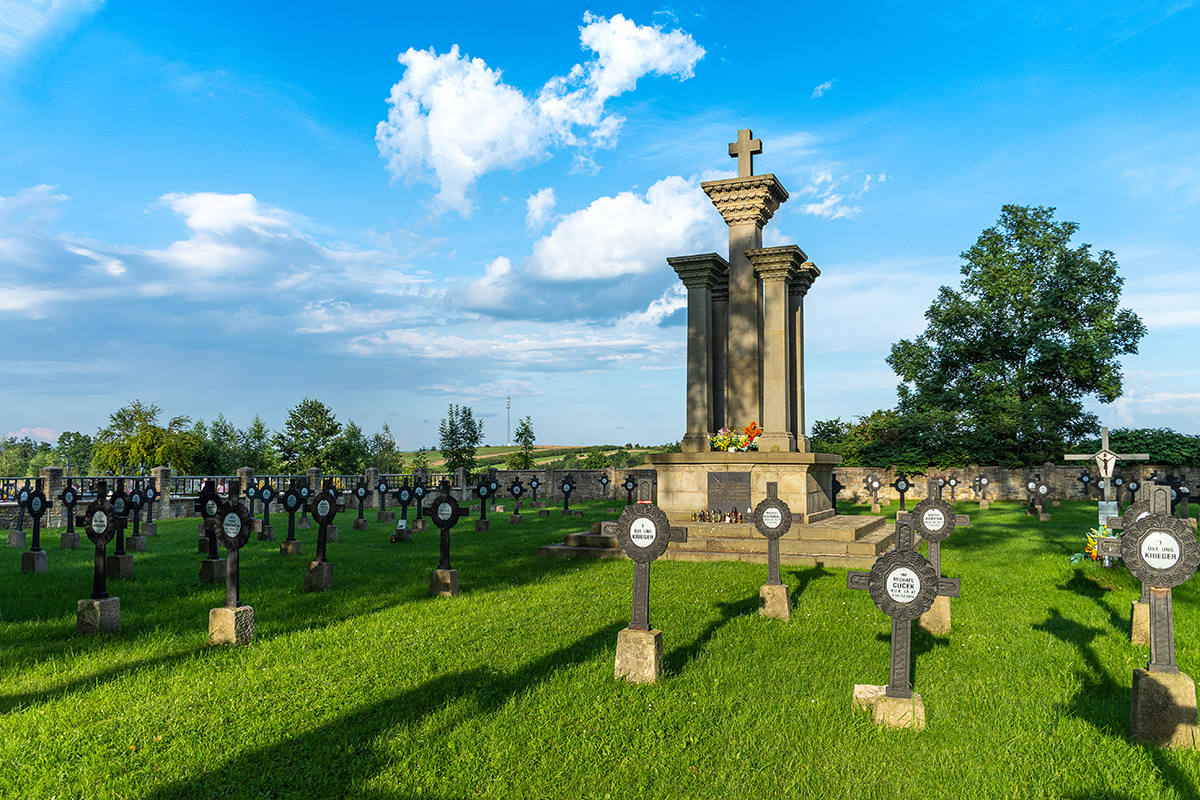 Krystian Gaworowski Cmentarz wojenny nr 8 w Nowym Żmigrodzie